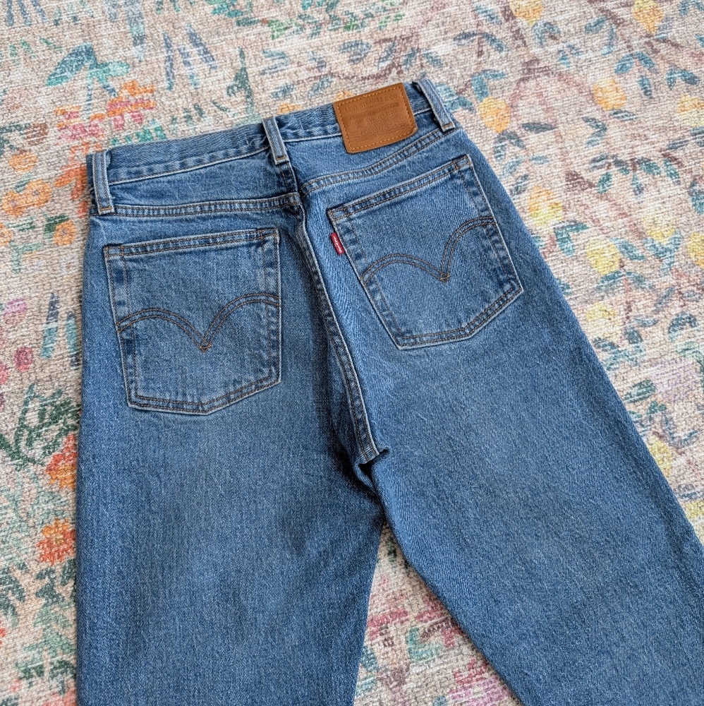 Levi's Wedgie Jeans - Picture 5 of 9